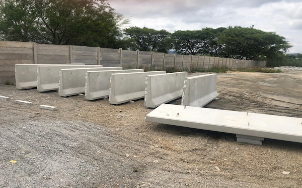 F-shape barriers